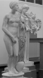 weibliche statue